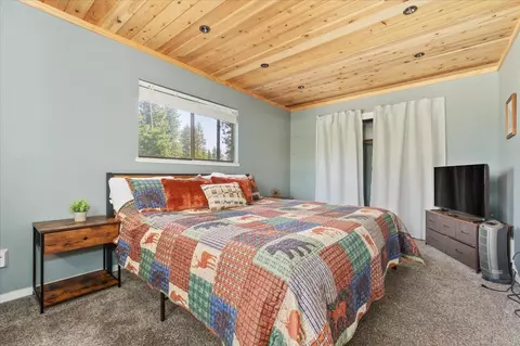 Bedroom - 2870 Quartz Dr, Arnold, CA 95223 photo 4 of 8