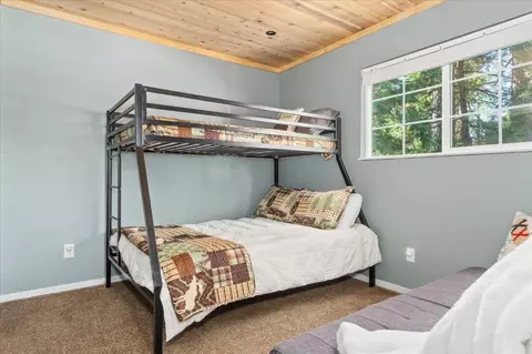 Bedroom - 2870 Quartz Dr, Arnold, CA 95223 photo 6 of 8