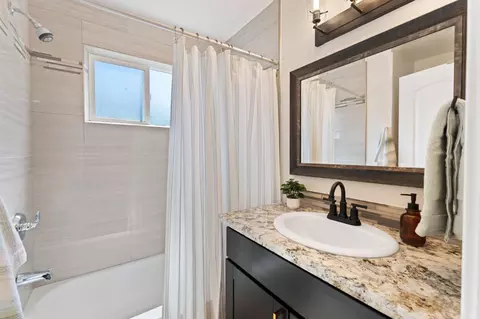Bath - 6363 Templeton Dr, Carmichael, CA 95608 photo 2 of 2