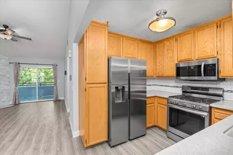 7322 York Town Pl #906, Sacramento, CA 95842