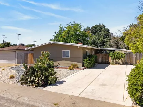 2409 Fernandez Dr, Sacramento, CA 95822