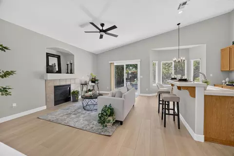 Living - 2725 Bellows St, Davis, CA 95618 photo 4 of 5