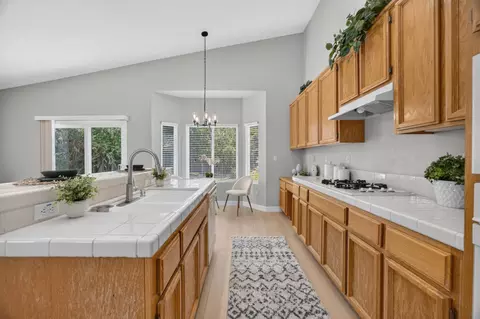 Kitchen - 2725 Bellows St, Davis, CA 95618 photo 3 of 5