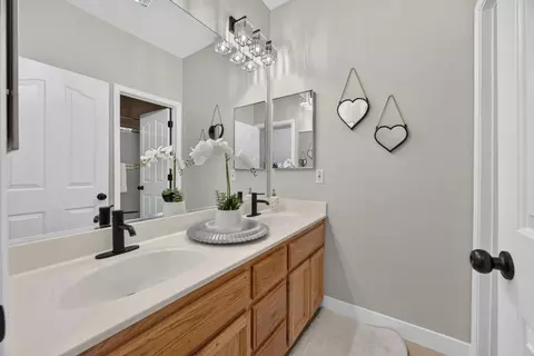 Bath - 2725 Bellows St, Davis, CA 95618 photo 1 of 5