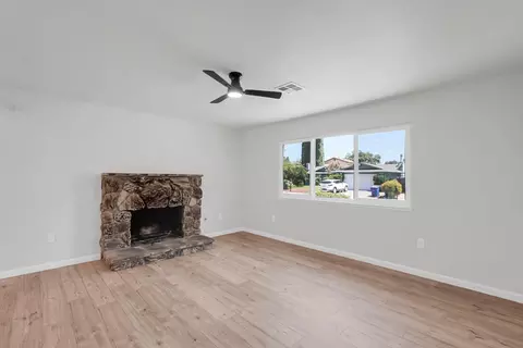 Living - 1505 Staci Ln, Modesto, CA 95355 photo 2 of 5