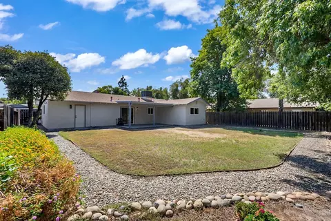 Exterior - 1505 Staci Ln, Modesto, CA 95355 photo 4 of 7