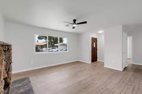 Living - 1505 Staci Ln, Modesto, CA 95355 photo 3 of 5