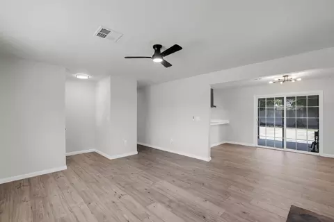 Living - 1505 Staci Ln, Modesto, CA 95355 photo 4 of 5