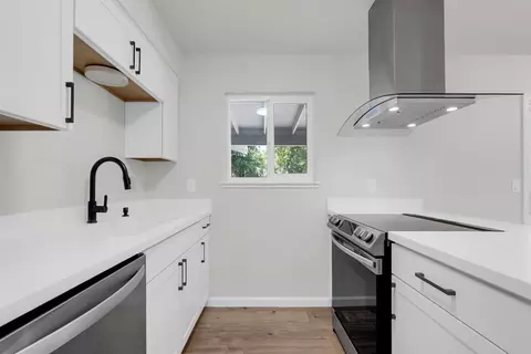 Kitchen - 1505 Staci Ln, Modesto, CA 95355 photo 4 of 4