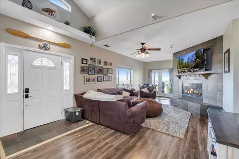 Entry Way - 2279 Arrowhead St, Copperopolis, CA 95228 photo 4 of 6