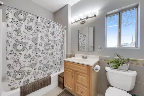 Bath - 2279 Arrowhead St, Copperopolis, CA 95228 photo 3 of 4