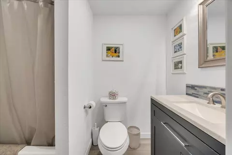 Bath - 2279 Arrowhead St, Copperopolis, CA 95228 photo 4 of 4