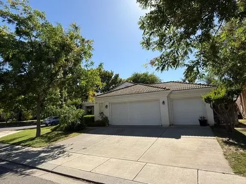 Exterior - 2001 Paramont Way, Modesto, CA 95355 photo 3 of 3