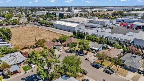 View/Area - 379 E 22nd St, Tracy, CA 95376 photo 2 of 7
