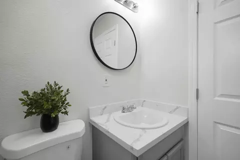 Bath - 379 E 22nd St, Tracy, CA 95376 photo 2 of 3