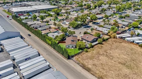 View/Area - 379 E 22nd St, Tracy, CA 95376 photo 4 of 7