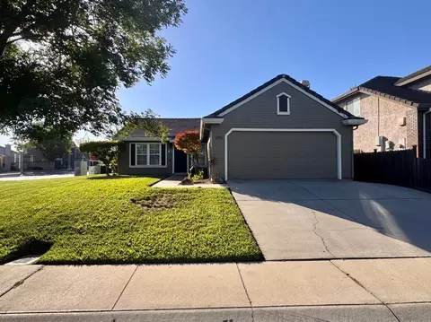 Exterior - 240 Gelf Ln, Modesto, CA 95357 photo 5 of 13