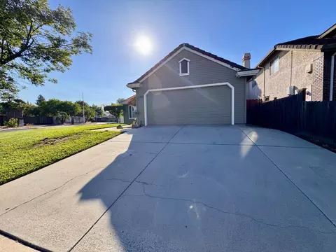 Exterior - 240 Gelf Ln, Modesto, CA 95357 photo 6 of 13