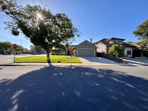 Exterior - 240 Gelf Ln, Modesto, CA 95357 photo 2 of 13