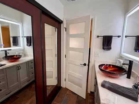 Bath - 240 Gelf Ln, Modesto, CA 95357 photo 4 of 6