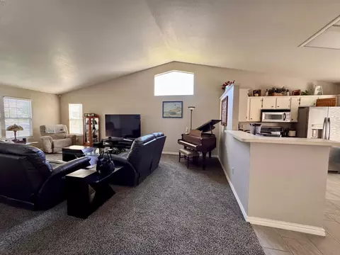 Living - 240 Gelf Ln, Modesto, CA 95357 photo 4 of 4