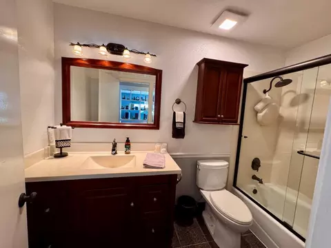 Bath - 240 Gelf Ln, Modesto, CA 95357 photo 5 of 6