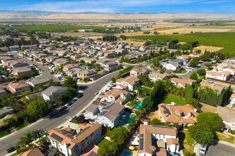 View/Area - 1845 Kagehiro Dr, Tracy, CA 95376 photo 13 of 13