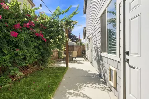 Exterior - 1845 Kagehiro Dr, Tracy, CA 95376 photo 9 of 12