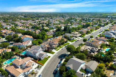 View/Area - 1845 Kagehiro Dr, Tracy, CA 95376 photo 9 of 13