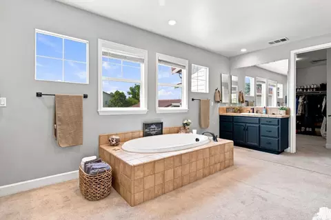 Bath - 1845 Kagehiro Dr, Tracy, CA 95376 photo 6 of 6