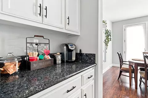 Kitchen - 1845 Kagehiro Dr, Tracy, CA 95376 photo 5 of 8