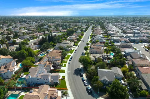 View/Area - 1845 Kagehiro Dr, Tracy, CA 95376 photo 10 of 13