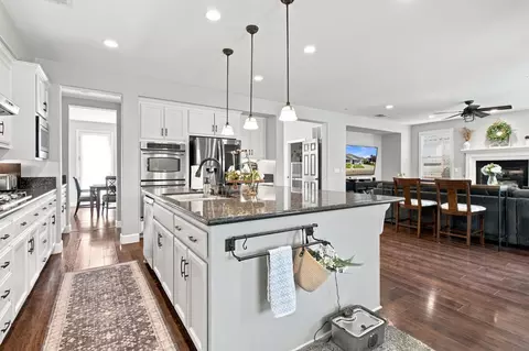 Kitchen - 1845 Kagehiro Dr, Tracy, CA 95376 photo 6 of 8