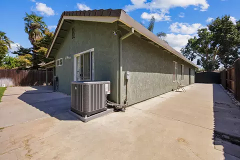 Exterior - 269 E Century Blvd, Lodi, CA 95240 photo 13 of 13