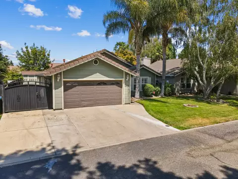 Exterior - 269 E Century Blvd, Lodi, CA 95240 photo 4 of 13