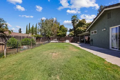 Exterior - 269 E Century Blvd, Lodi, CA 95240 photo 12 of 13