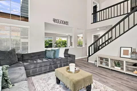 Living - 855 Westleigh Ct, Tracy, CA 95376 photo 2 of 4