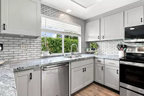 Kitchen - 855 Westleigh Ct, Tracy, CA 95376 photo 3 of 4