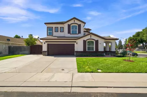 Exterior - 1686 Aletsch Way, Manteca, CA 95337 photo 3 of 8