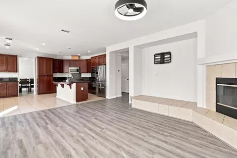 Living - 1686 Aletsch Way, Manteca, CA 95337 photo 6 of 8