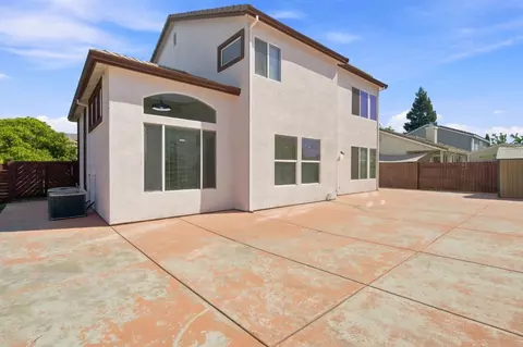 Exterior - 1686 Aletsch Way, Manteca, CA 95337 photo 6 of 8