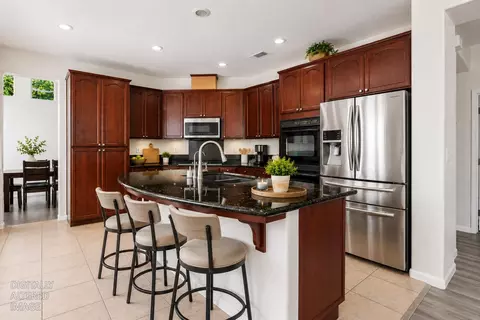 Kitchen - 1686 Aletsch Way, Manteca, CA 95337 photo 9 of 10