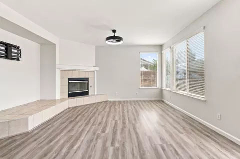Living - 1686 Aletsch Way, Manteca, CA 95337 photo 5 of 8