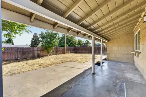 Exterior - 6129 Marwick Way, Carmichael, CA 95608 photo 4 of 6