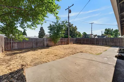 Exterior - 6129 Marwick Way, Carmichael, CA 95608 photo 6 of 6