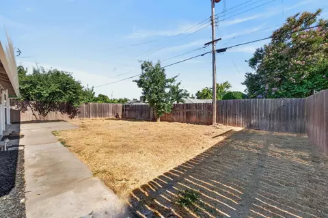 Exterior - 6129 Marwick Way, Carmichael, CA 95608 photo 5 of 6