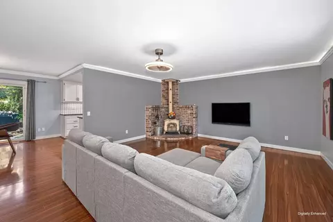 Living - 11575 Marilyn Ct, Grass Valley, CA 95949 photo 2 of 9