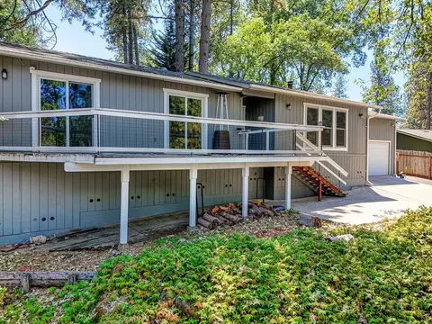 Exterior - 11575 Marilyn Ct, Grass Valley, CA 95949 photo 4 of 30