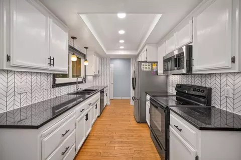 Kitchen - 11575 Marilyn Ct, Grass Valley, CA 95949 photo 1 of 3