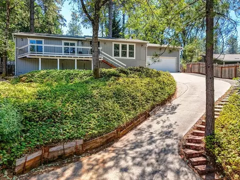 Exterior - 11575 Marilyn Ct, Grass Valley, CA 95949 photo 2 of 30